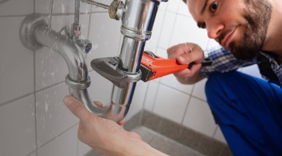 Local tankless water heater installation in Redmon, IL